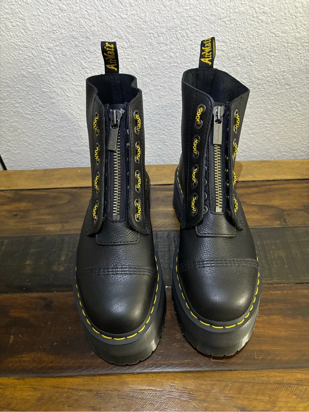 Dr. Martens Women’s Sinclair Max Platform Boot. Black. Size 11.